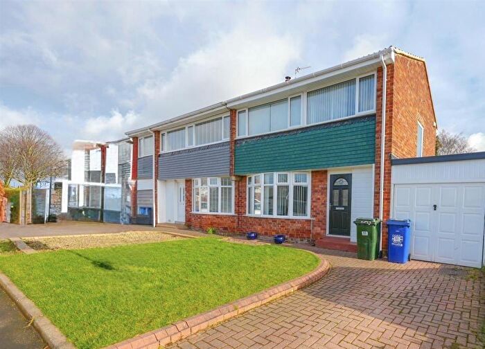 3 Bedroom Semi Detached House For Sale In Chadderton Drive, Newcastle Upon Tyne, NE5