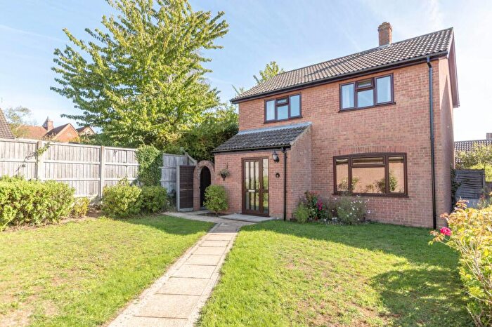 3 Bedroom Detached House For Sale In Huntingfield Close, New Costessey, NR5
