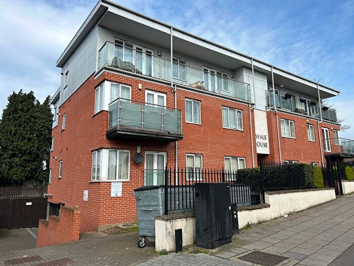 2 Bedroom Flat To Rent In High Road, Ilford, IG1