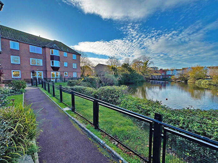 2 Bedroom Flat For Sale In Homehaven Court, Swiss Gardens, BN43