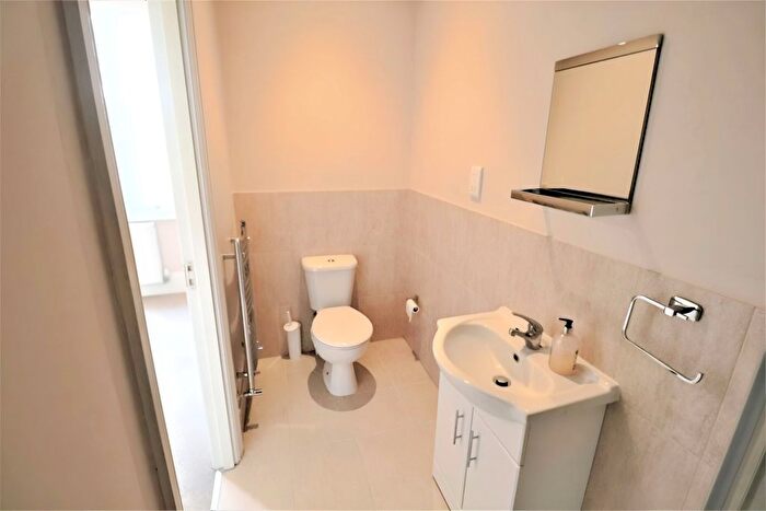 2 Bedroom Flat To Rent In Burnham House, Elms Road, Knighton, Leicester, LE2