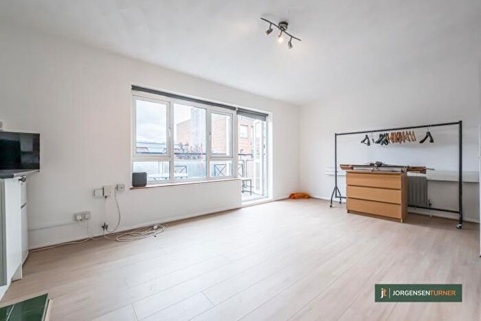 4 Bedroom Flat To Rent In John Pritchard House, Buxton Street, London, E1