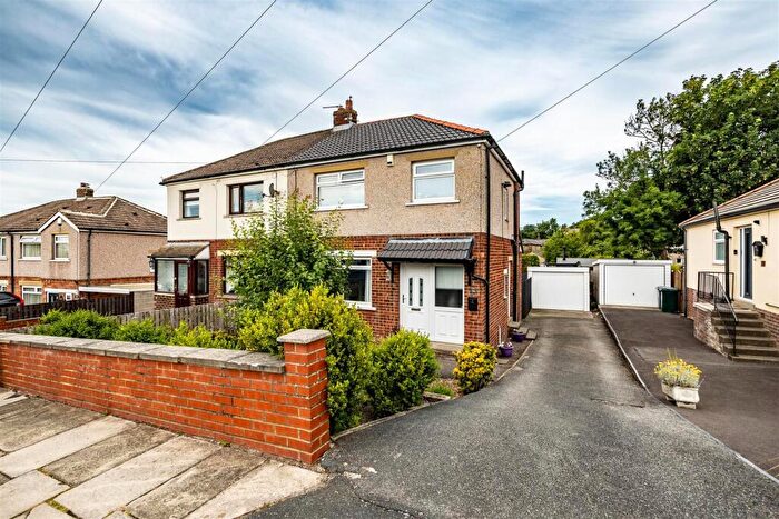 3 Bedroom Semi-Detached House For Sale In Wesley Drive, Low Moor, Bradford, BD12