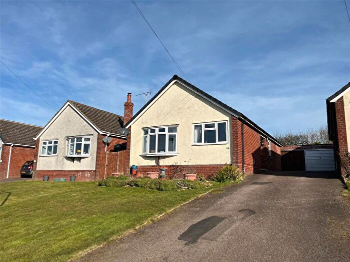 2 Bedroom Bungalow For Sale In School Close, Braunston, Northamptonshire, NN11