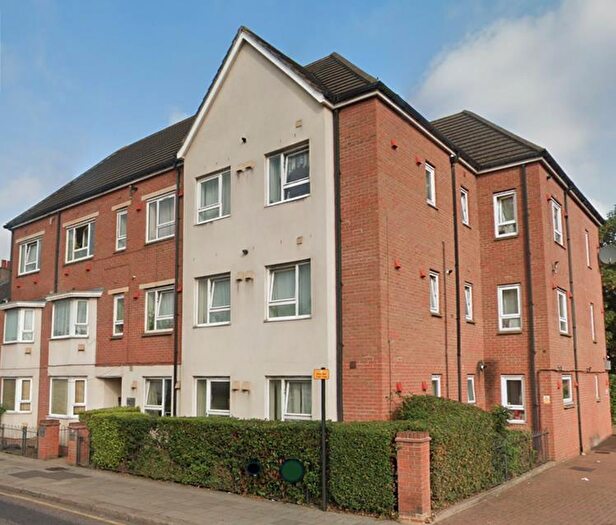 Flat For Sale In Green Lane, Ilford, IG1