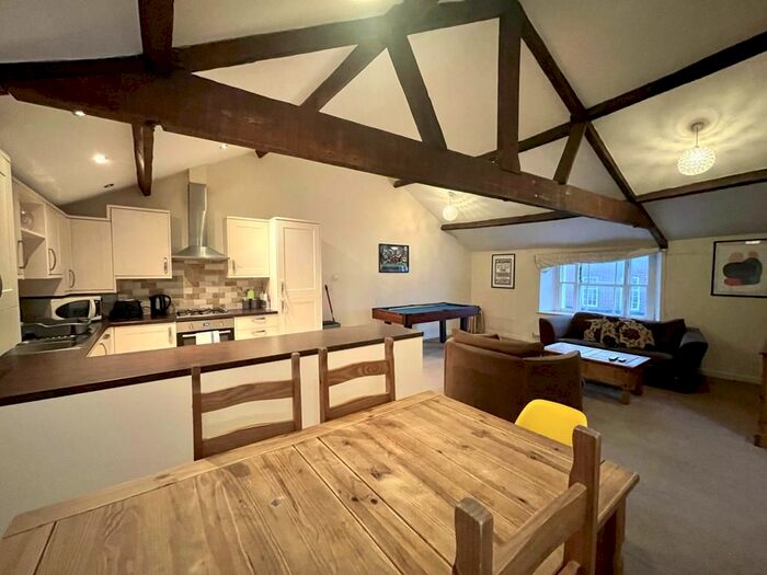 2 Bedroom Flat To Rent In Victoria Road, Old Town, Swindon, SN1