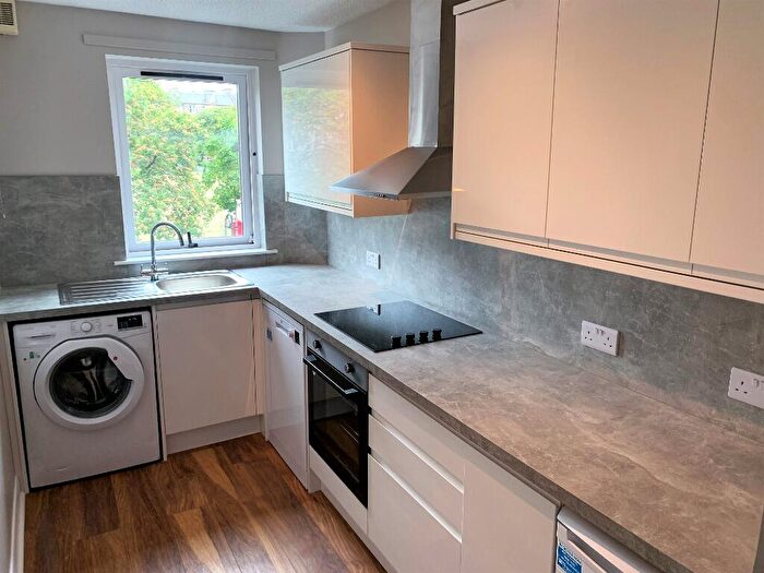 2 Bedroom Flat To Rent In Murieston Road, Dalry, Edinburgh, EH11