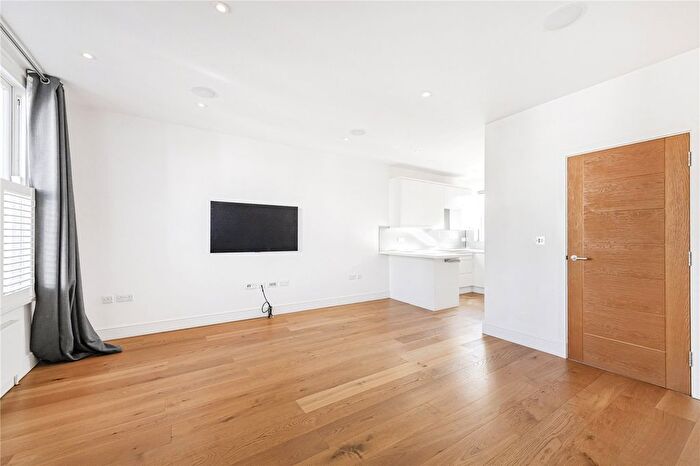 2 Bedroom Flat To Rent In Elbe Street, Fulham, London, SW6
