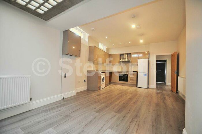 4 Bedroom Apartment To Rent In Grafton Road, London, NW5