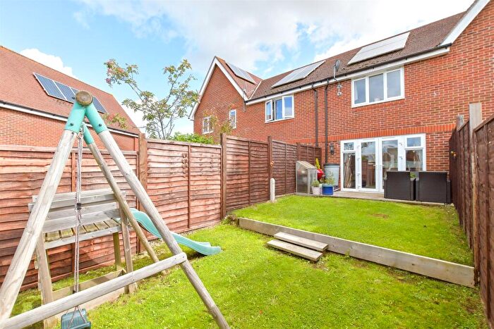 2 Bedroom Terraced House For Sale In Beckless Avenue, Clanfield, Waterlooville, Hampshire, PO8