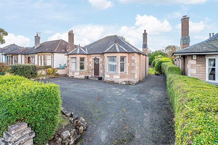 3 Bedroom Detached Bungalow For Sale In Halbeath Road, Dunfermline, KY11