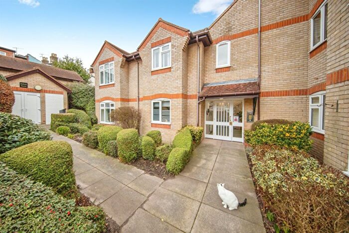 1 Bedroom Flat For Sale In The Dell, Colchester, CO1