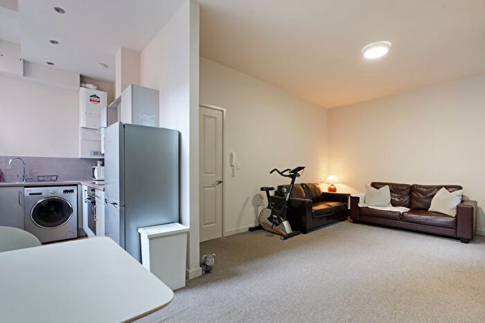 1 Bedroom Flat To Rent In Flat, St. Peters Close, Sheffield, S1