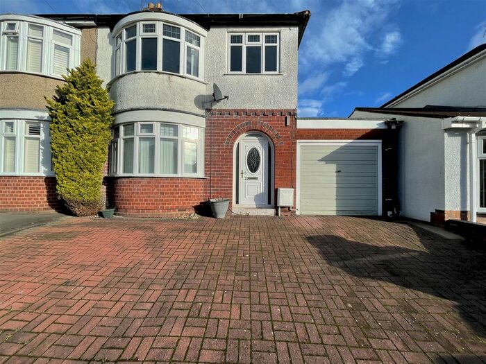 Houses for sale & to rent in WV6 9AS, Church Hill Drive, Tettenhall