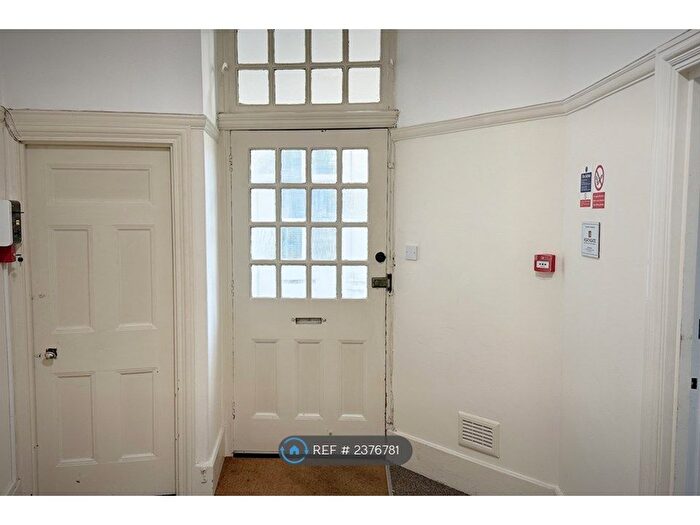 2 Bedroom Flat To Rent In Creighton Avenue, London, N10