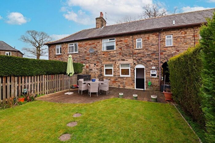 3 Bedroom Terraced House For Sale In Swallow House Lane, Hayfield, SK22