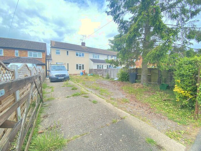 3 Bedroom House To Rent In Patricia Gardens, Bishop'S Stortford, CM23