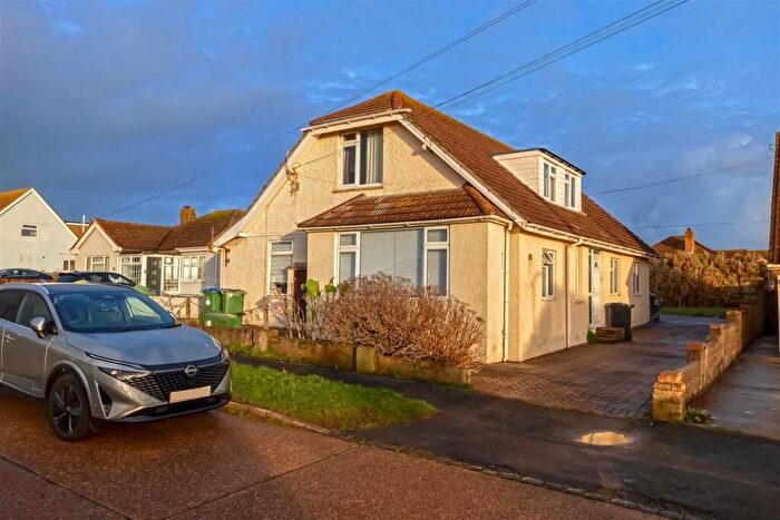1 Bedroom House To Rent In Seaview Avenue, Peacehaven, BN10