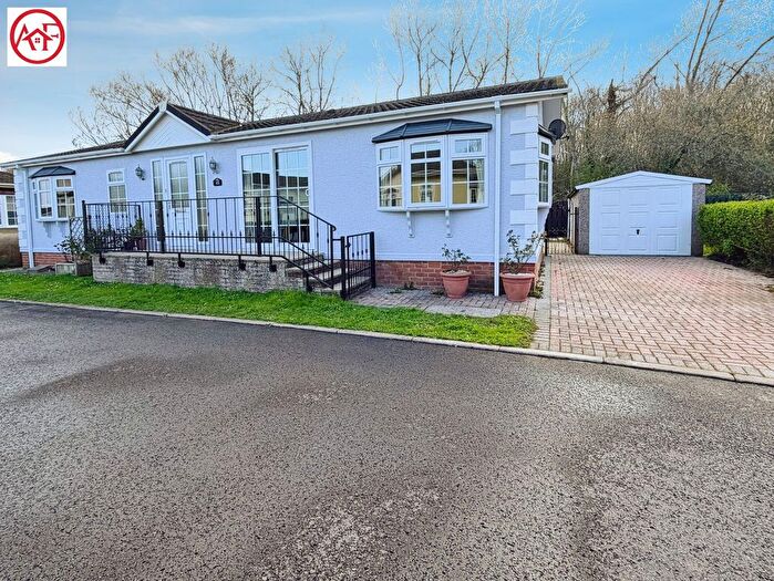 3 Bedroom Park Home For Sale In Chilton Park, Bridgwater, TA6