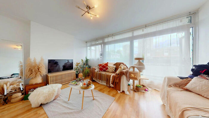 3 Bedroom Flat To Rent In Chelwood Court, Westbridge Road, London, SW11