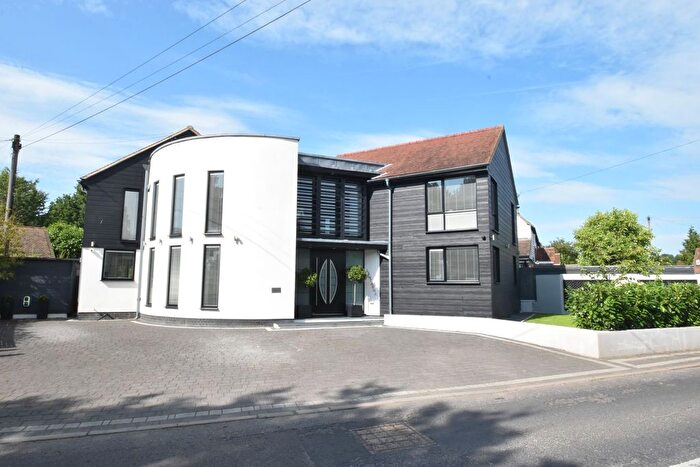 4 Bedroom Detached House For Sale In The Pinnock, Pluckley, Ashford, TN27