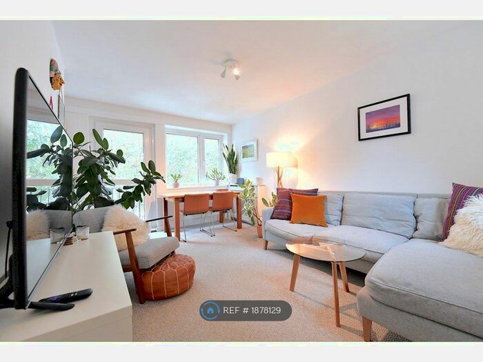2 Bedroom Flat To Rent In Altenburg Gardens, London, SW11