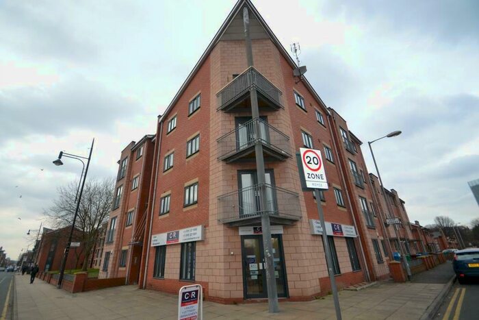 2 Bedroom Apartment To Rent In Stretford Road, Hulme, Manchester., M15