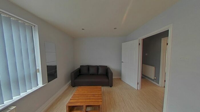 2 Bedroom Flat To Rent In Market Street, Watford, Hertfordshire, WD18