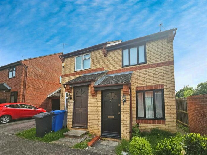 2 Bedroom Detached House To Rent In Sandringham Court, Kettering, Northants, NN15