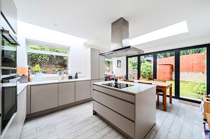 2 Bedroom Flat For Sale In Iverson Road, London, NW6