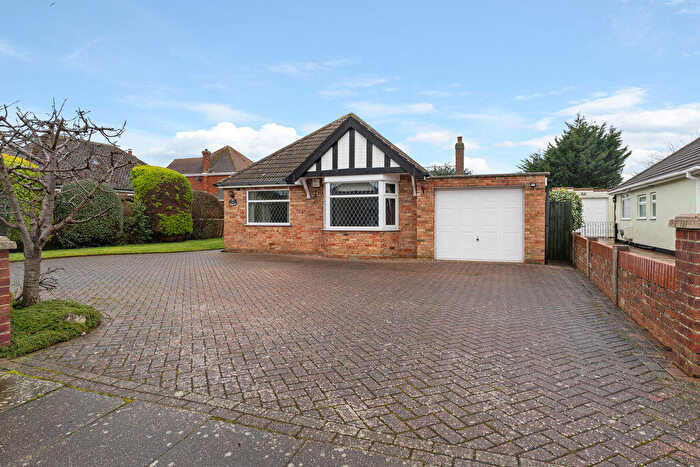 3 Bedroom Detached Bungalow For Sale In Rymer Place, Cleethorpes, DN35