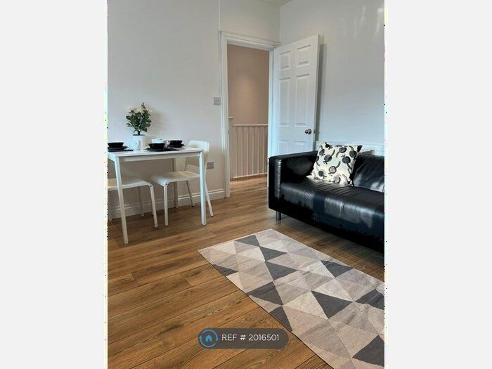 2 Bedroom Maisonette To Rent In Scarsdale Rd, Harrow, HA2