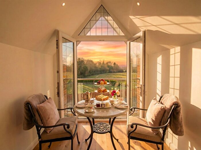 2 Bedroom Apartment For Sale In Shenfield Road, Shenfield, Brentwood, CM15