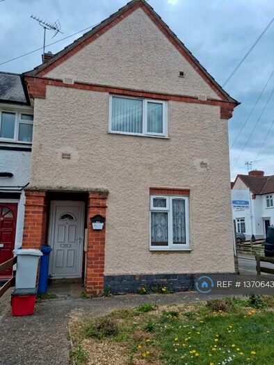 1 Bedroom Flat To Rent In East Avenue, Burton Latimer, Kettering, NN15