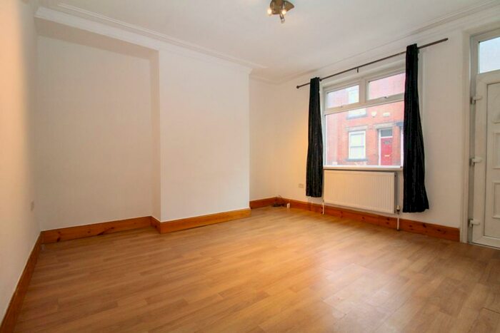 3 Bedroom Terraced House To Rent In Dawlish Avenue, East End Park, LS9