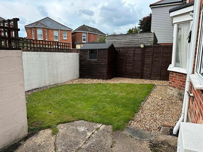 2 Bedroom Flat To Rent In Heron Court Road, Winton, Bournemouth, BH3