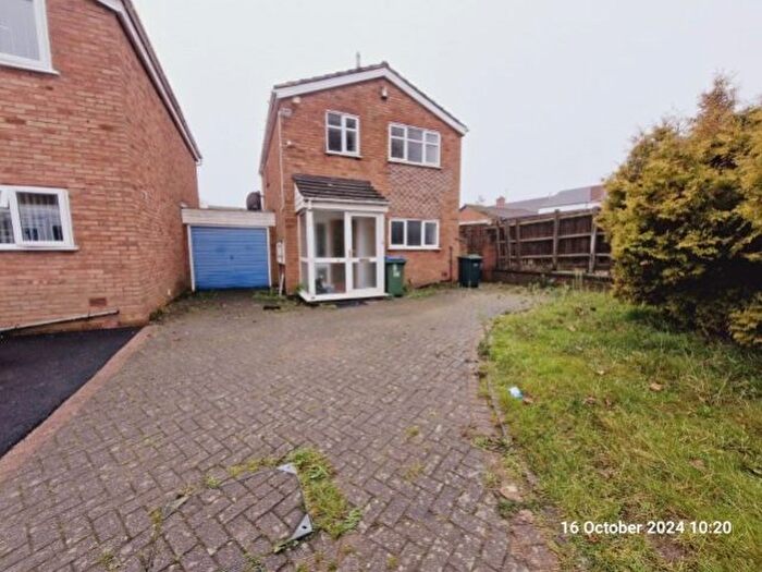 3 Bedroom Link Detached House To Rent In Salters Vale, West Bromwich, West Midlands, B70