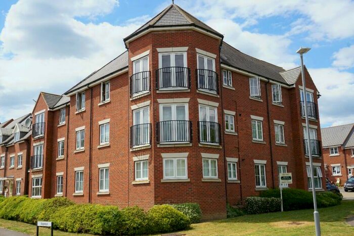 2 Bedroom Apartment To Rent In Slatepits Croft, Olney, MK46