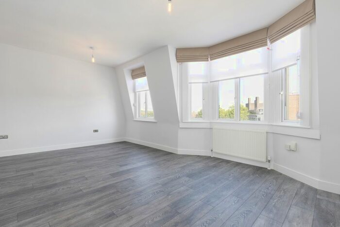 2 Bedroom Flat To Rent In Vicarage Parade, West Green Road, London, N15