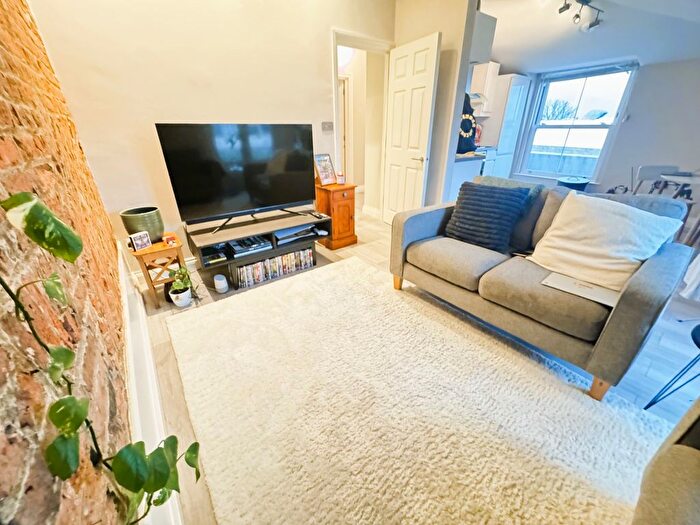 2 Bedroom Flat To Rent In Westow Hill, London, SE19