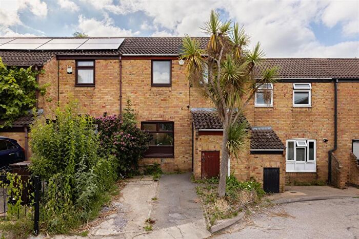 2 Bedroom Semi Detached House For Sale In Linnett Close, Chingford, E4