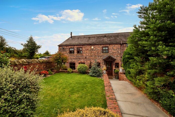 3 Bedroom Barn Conversion For Sale In New Road, Old Snydale, Pontefract, WF7