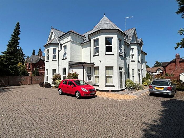 1 Bedroom Flat For Sale In Lansdowne Road, Bournemouth, BH1