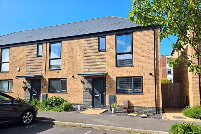 2 Bedroom End Of Terrace House For Sale In Ocean Road, Lee-On-The-Solent, PO13