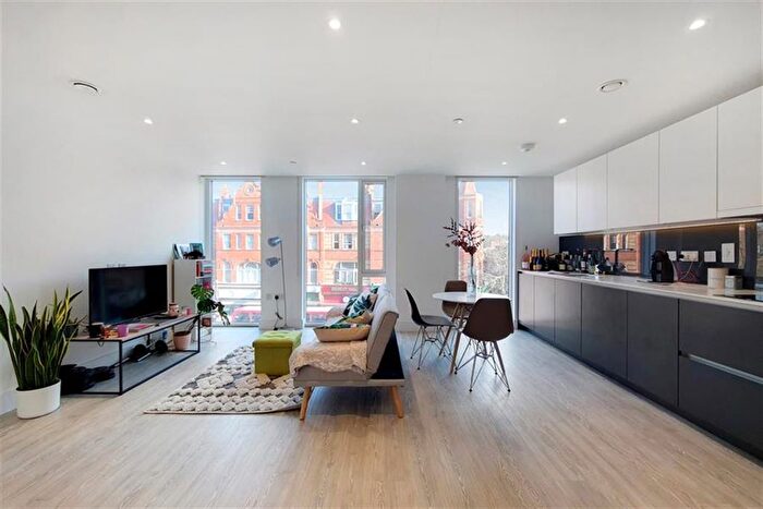 1 Bedroom Flat To Rent In Gaumont Place, Streatham Hill, SW2