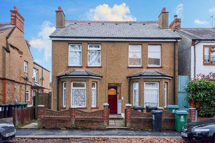 1 Bedroom Flat To Rent In Hagden Lane, Watford, Hertfordshire WD18