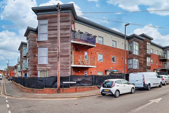 2 Bedroom Flat For Sale In Lindsay Avenue, High Wycombe, Buckinghamshire, HP12