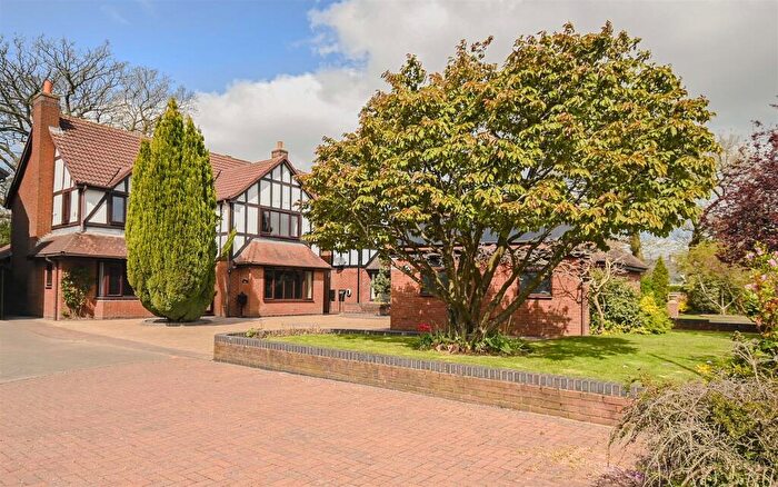 4 Bedroom Detached House For Sale In Catton Lane, Rosliston, DE12