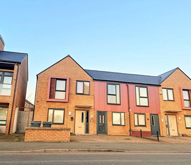 4 Bedroom Semi-Detached House To Rent In Clifford Street, Birmingham, B19