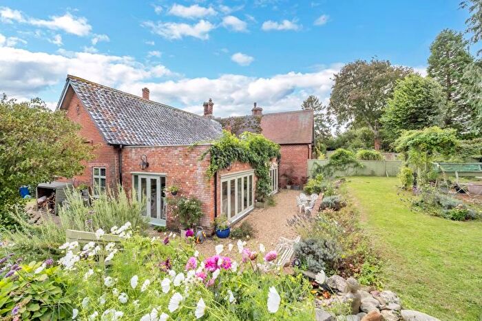 3 Bedroom Semi-Detached Bungalow For Sale In Thetford Road, Fakenham Magna, IP24